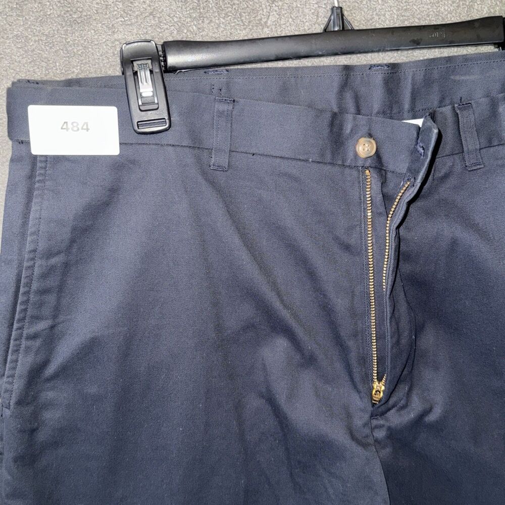 Men’s Shorts Lot Size 40 Haggar Navy Flat Front & IZOD Khaki Pleated 8.5" Inseam - Picture 3 of 12